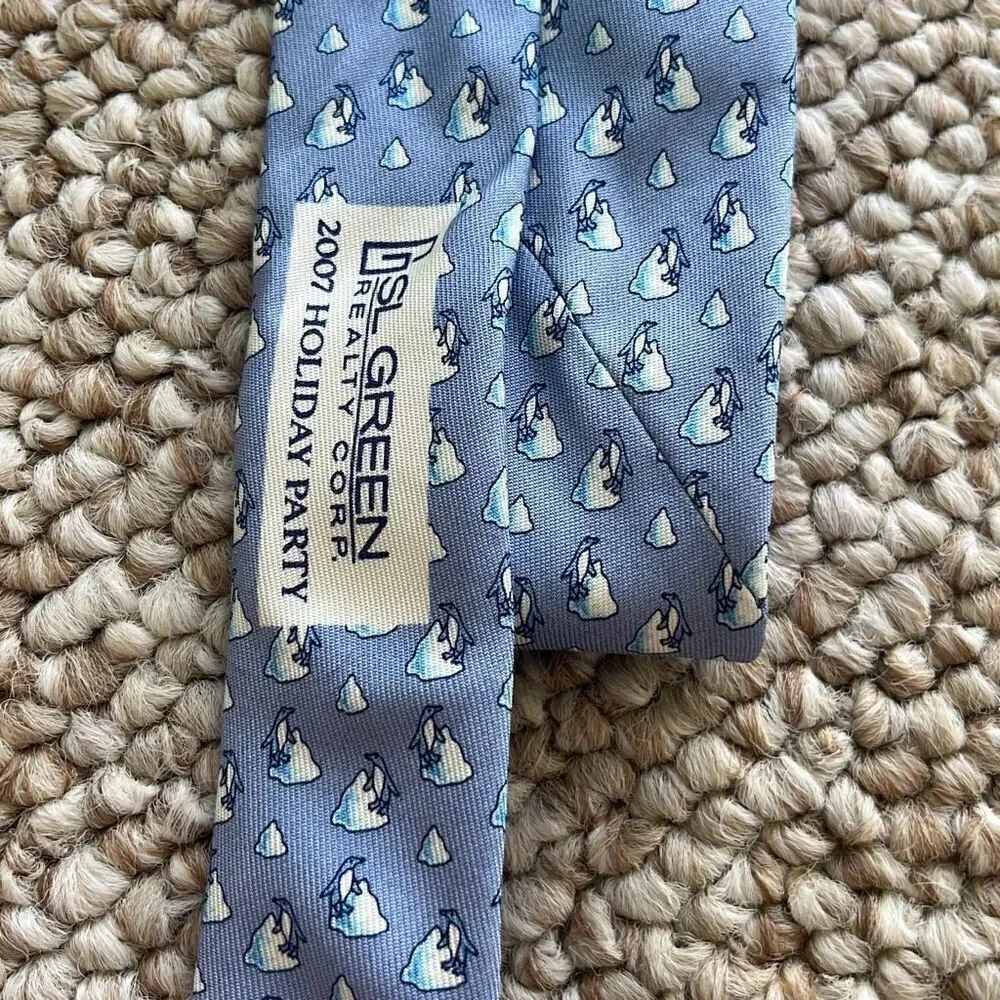 Vineyard Vines Custom Collection Necktie Blue Neck Tie Silk Penguin on an iceber